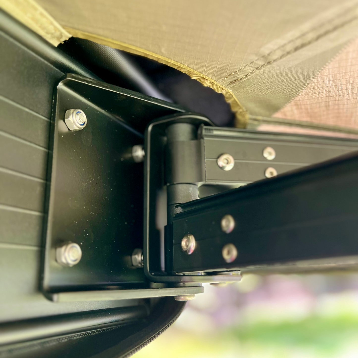 RMR Freestanding 270 Degree Awning Right/Driver Side Mounting & Wall COMBO