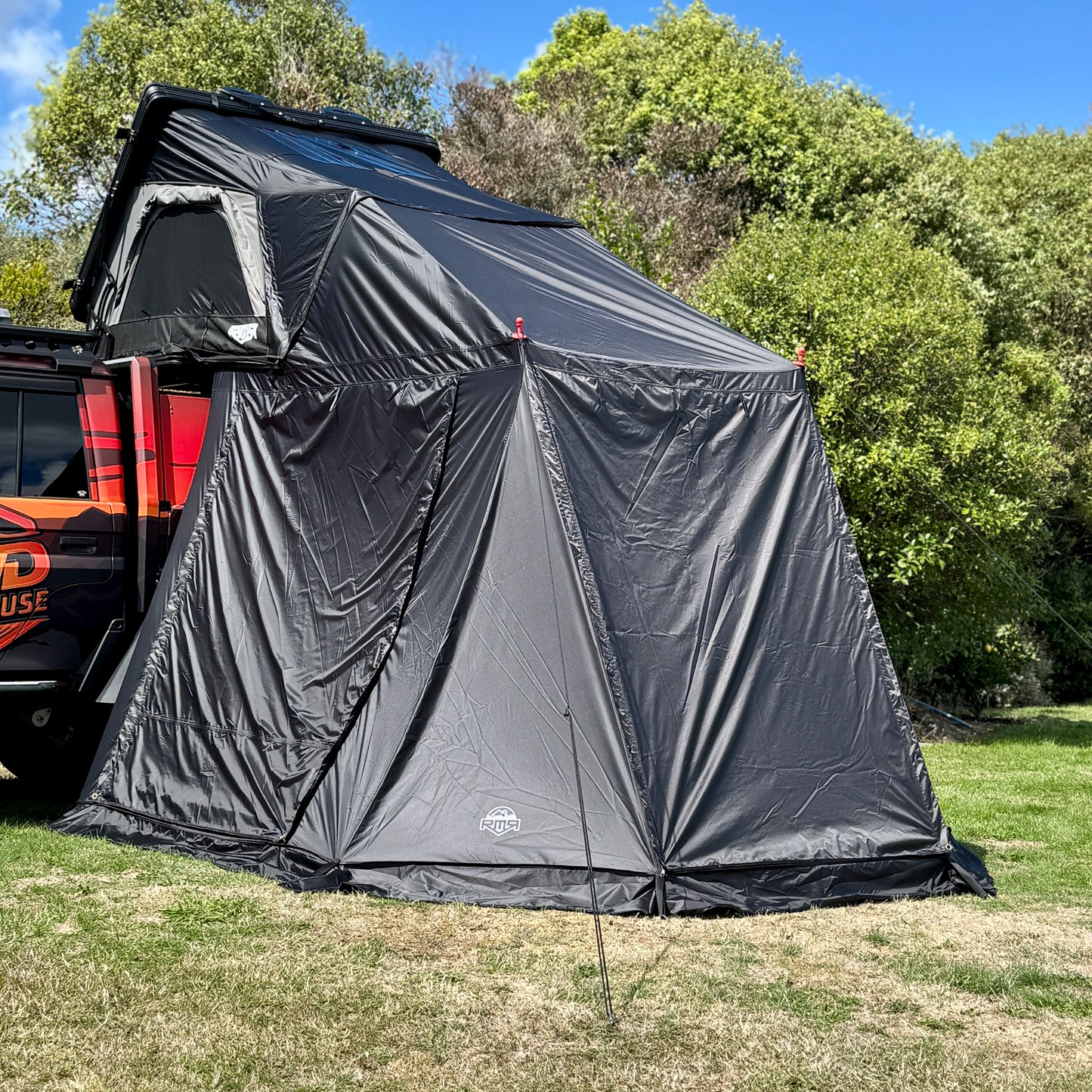 RMR Cantilever Large Annex Room