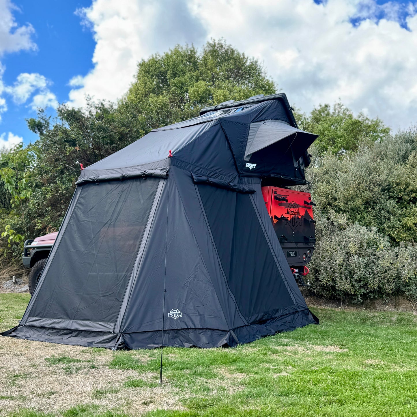 RMR Cantilever Aluminum Hardshell Roof Top Tent - Annex Included!