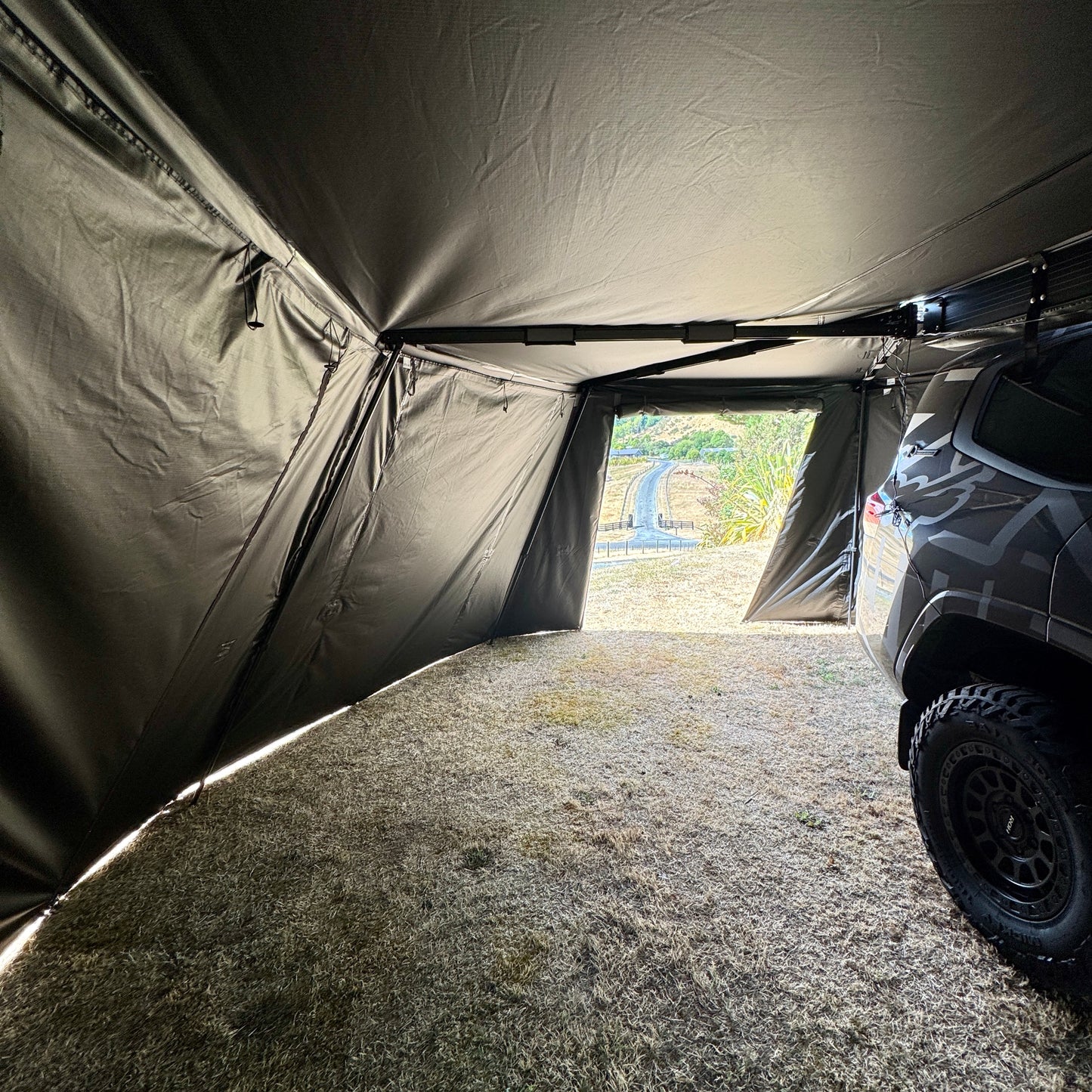 RMR 270 Max LED Freestanding Awning Right/Driver Side Mounting & Wall COMBO