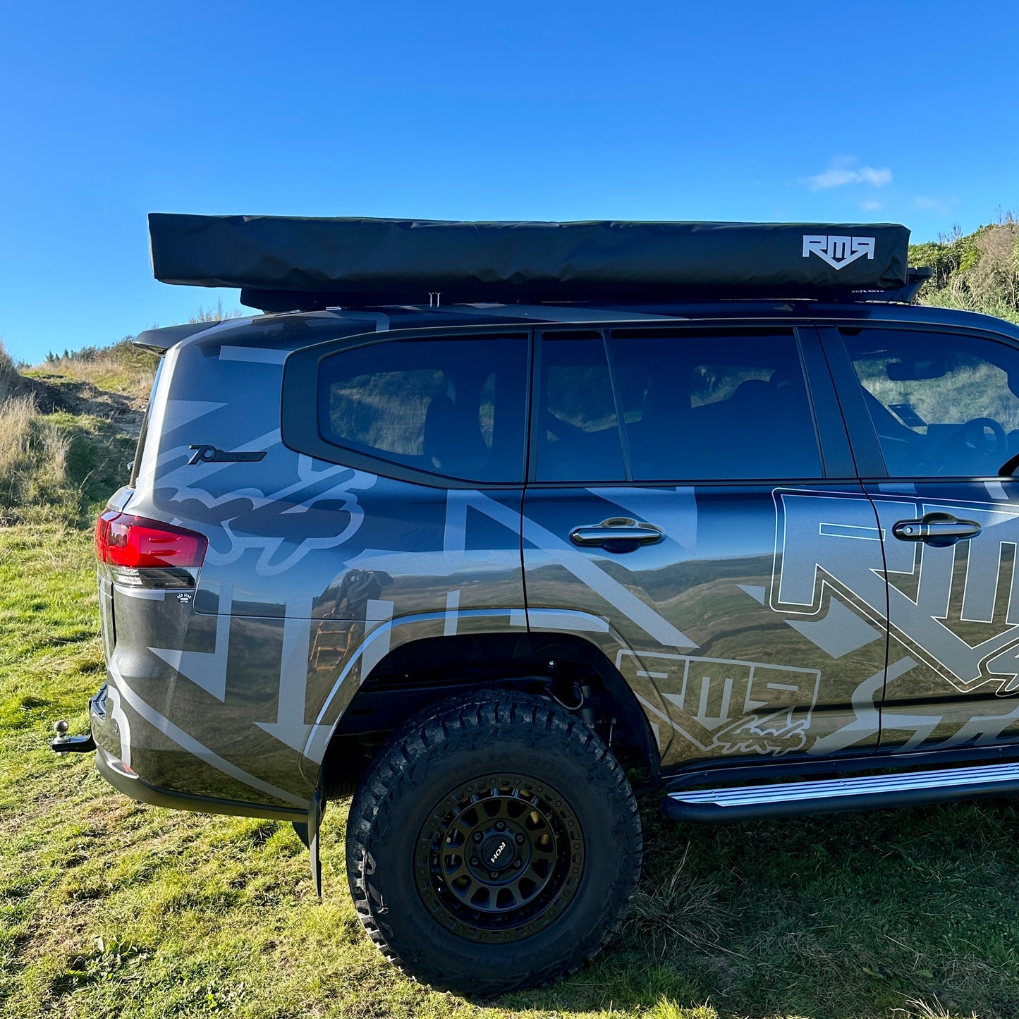 RMR 270 Awning Right/Driver Side Mounting
