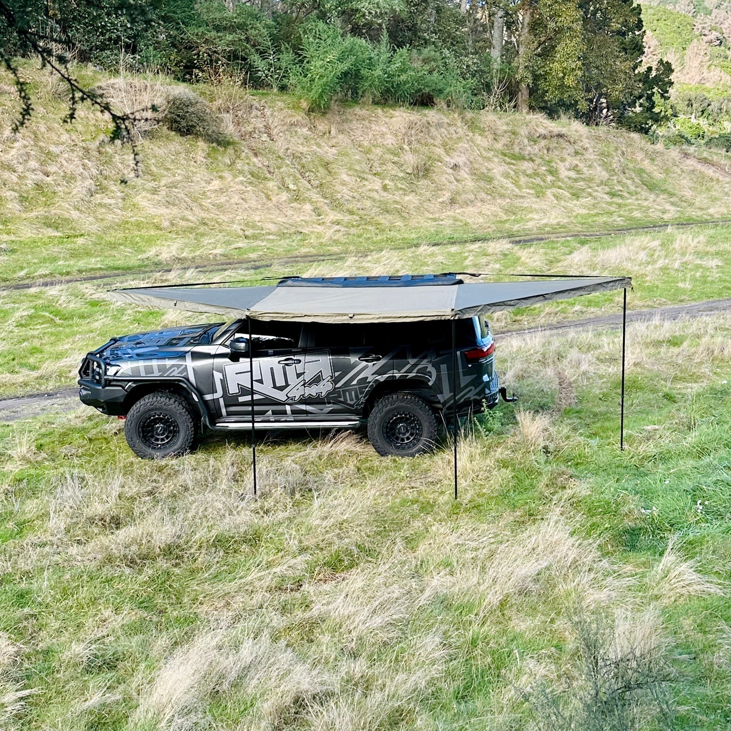 RMR 180 Degree Awning