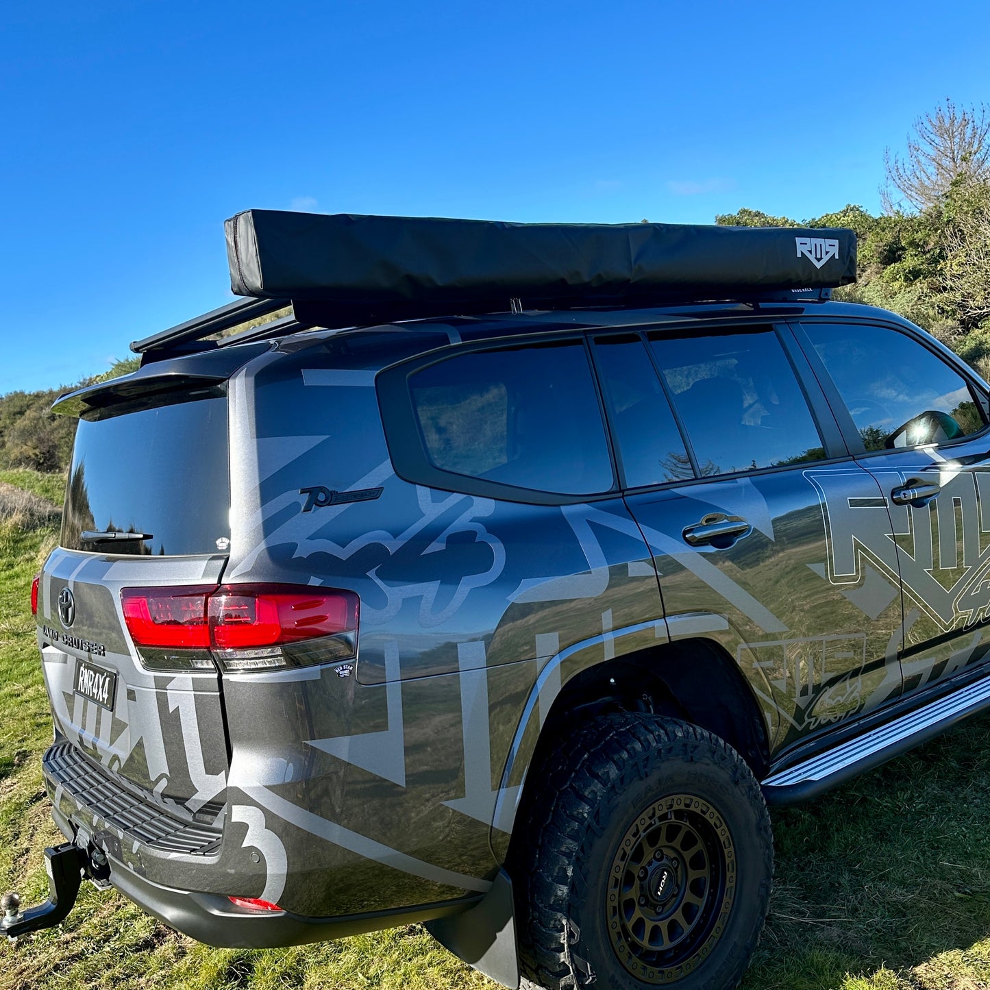 RMR 270 Awning Right/Driver Side Mounting