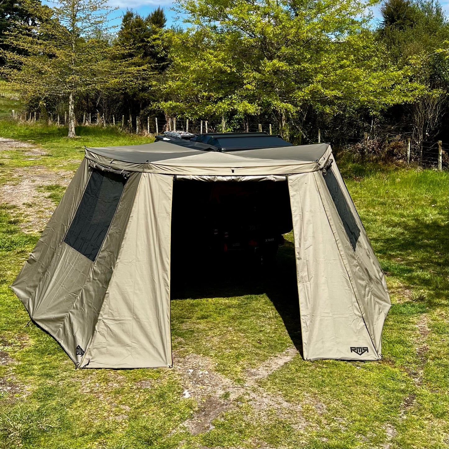 RMR Freestanding 270 Degree Awning Walls