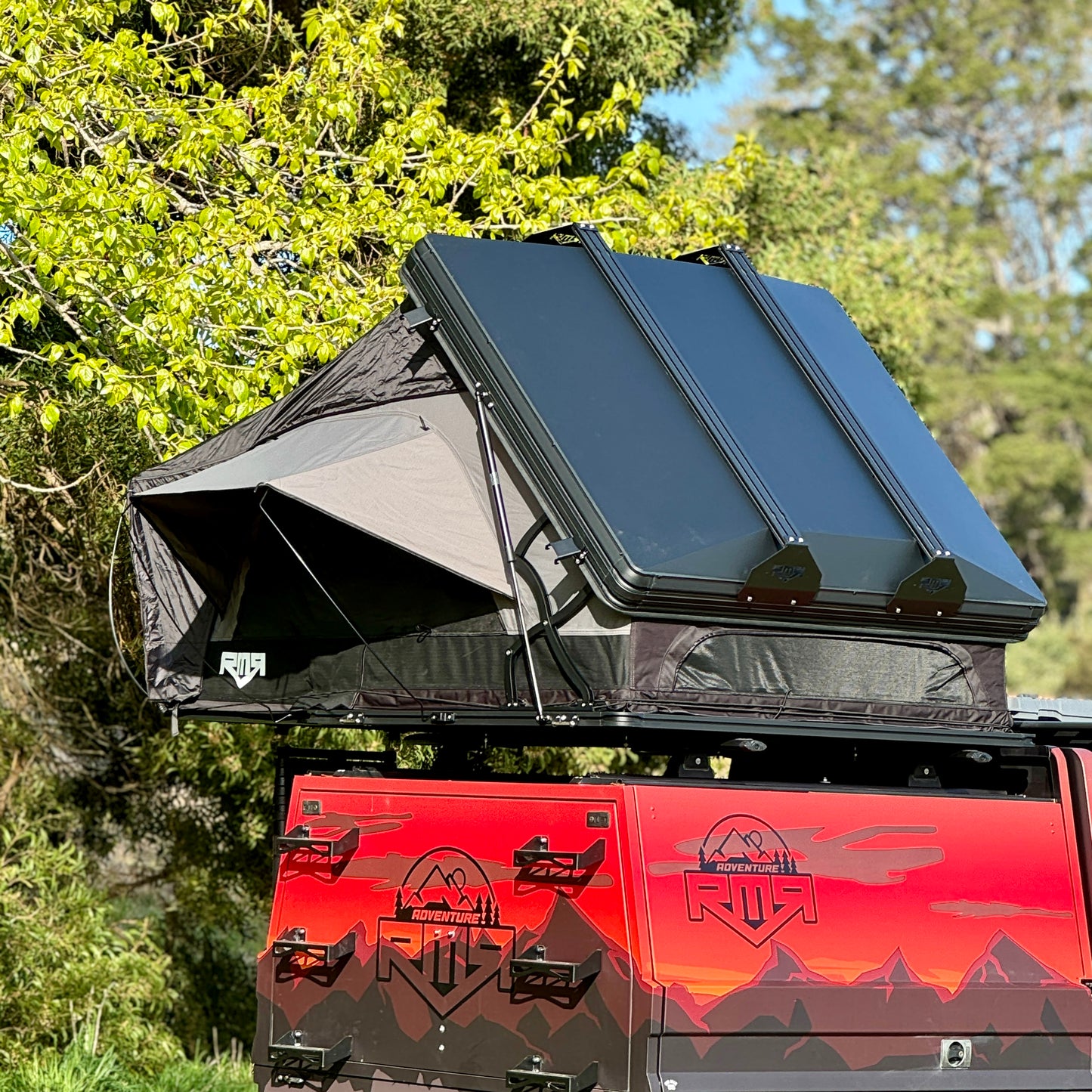 RMR Cantilever Aluminum Hardshell Rooftop Tent - Annex Included!
