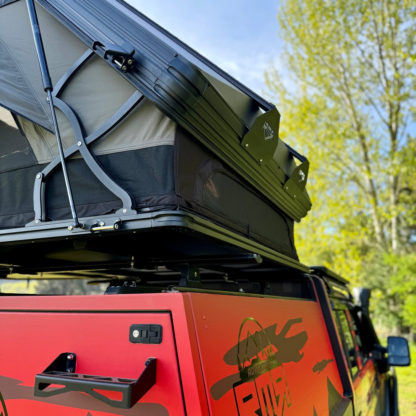 RMR Cantilever Aluminum Hardshell Rooftop Tent - Annex Included!
