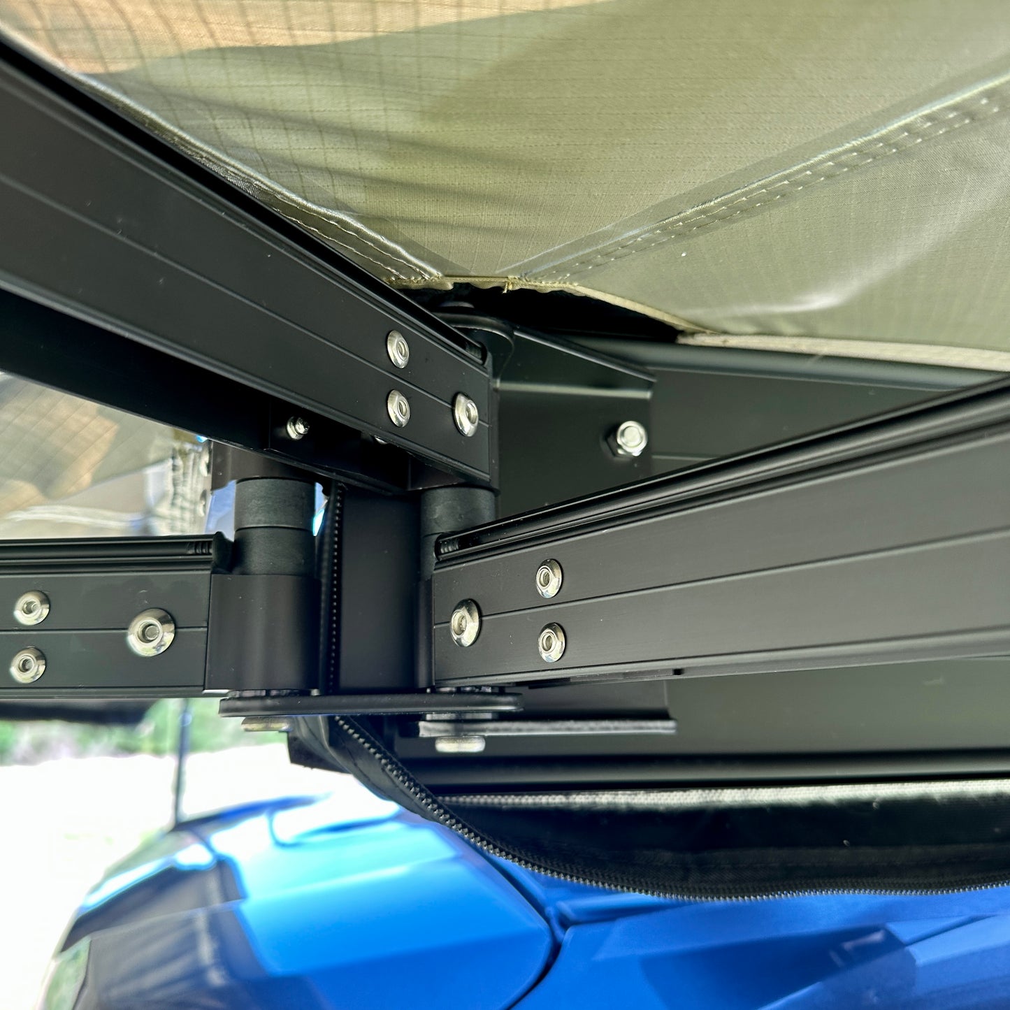 RMR 270 Awning Right/Driver Side Mounting