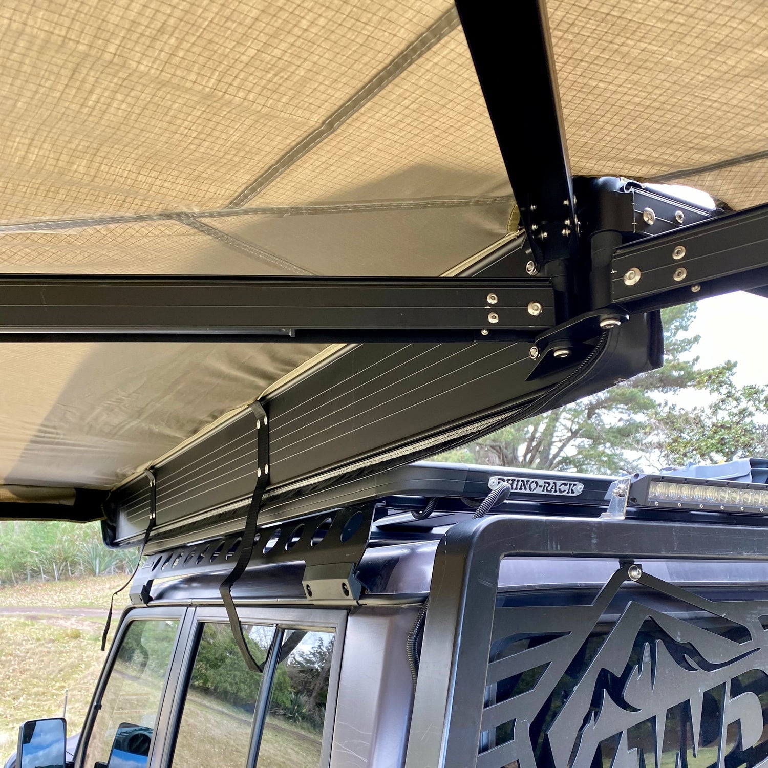RMR Freestanding 270 Degree Awning Right/Driver Side Mounting & Wall COMBO